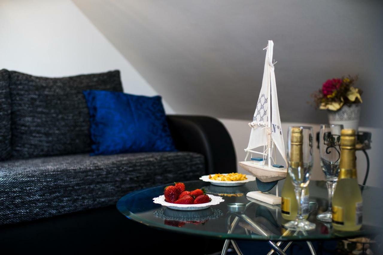 Nona Lena Studio Apartment Сплит Екстериор снимка