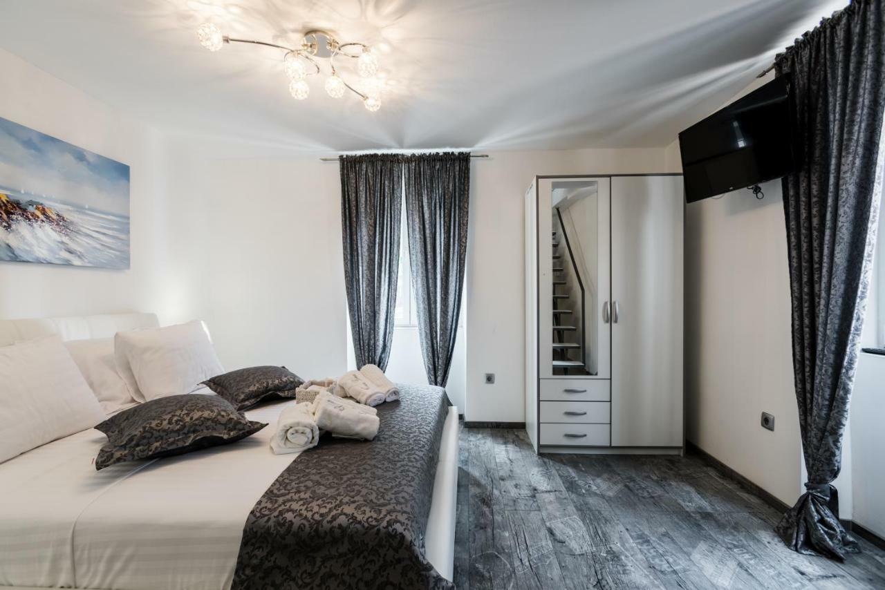 Nona Lena Studio Apartment Сплит Екстериор снимка