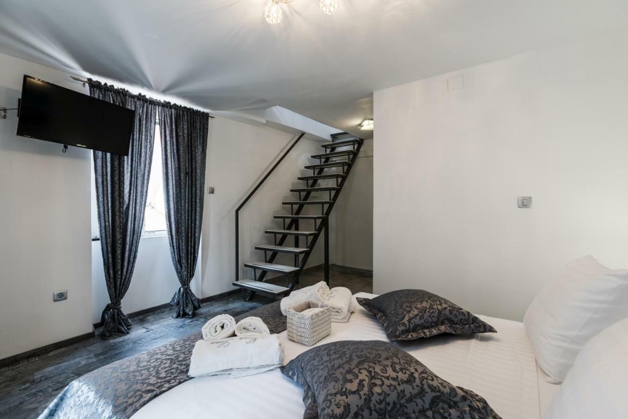 Nona Lena Studio Apartment Сплит Екстериор снимка