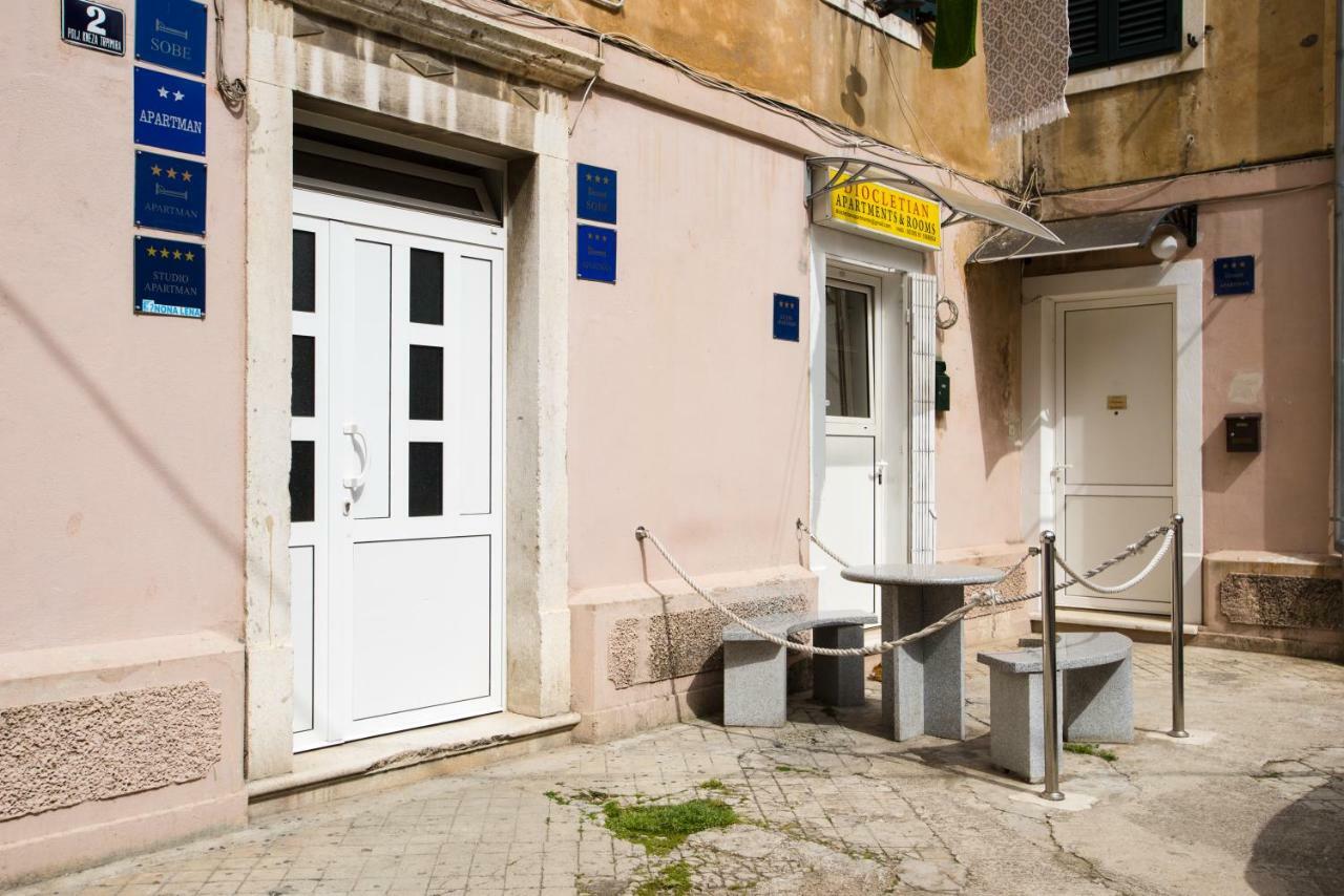 Nona Lena Studio Apartment Сплит Екстериор снимка