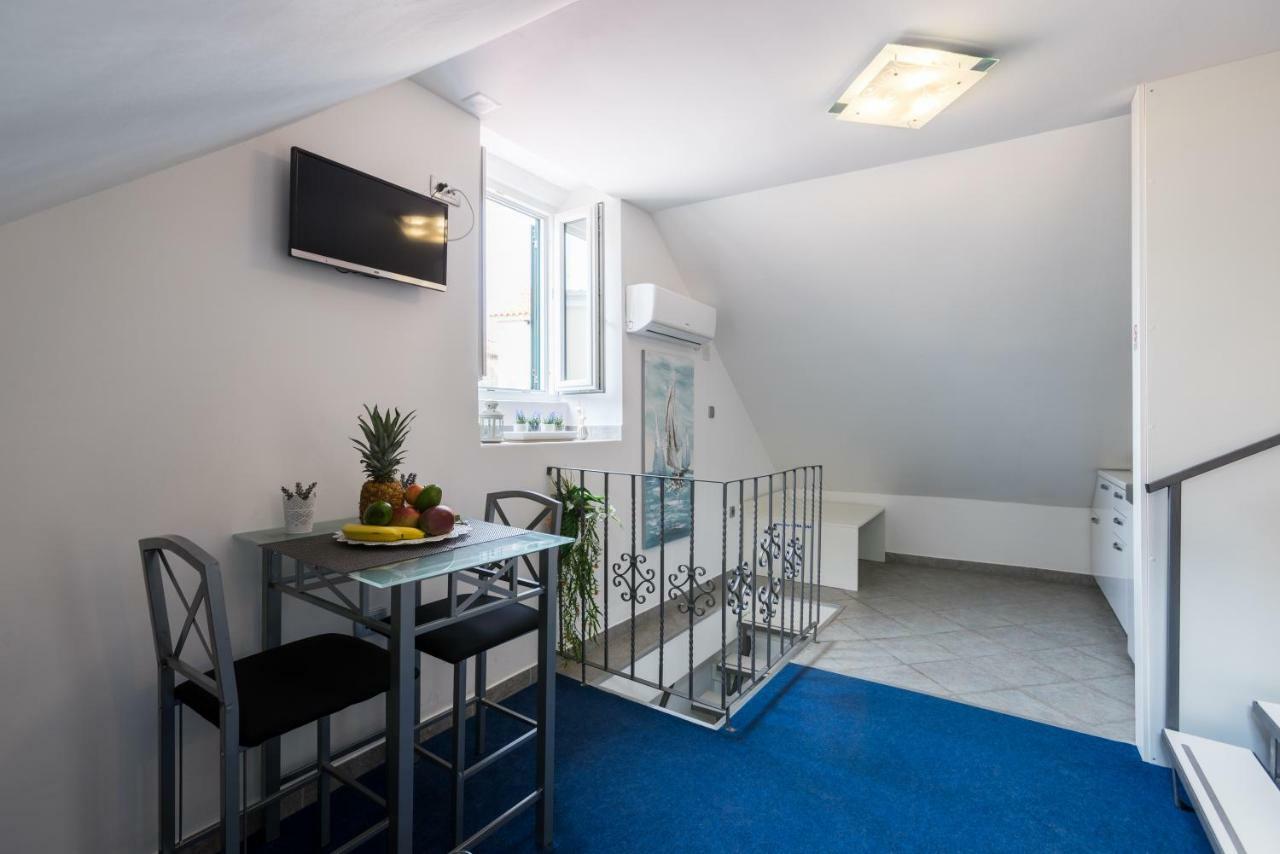 Nona Lena Studio Apartment Сплит Екстериор снимка