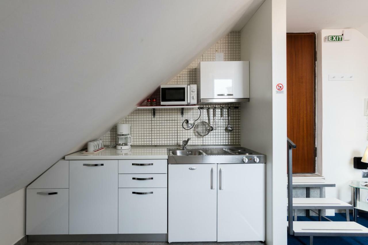 Nona Lena Studio Apartment Сплит Екстериор снимка