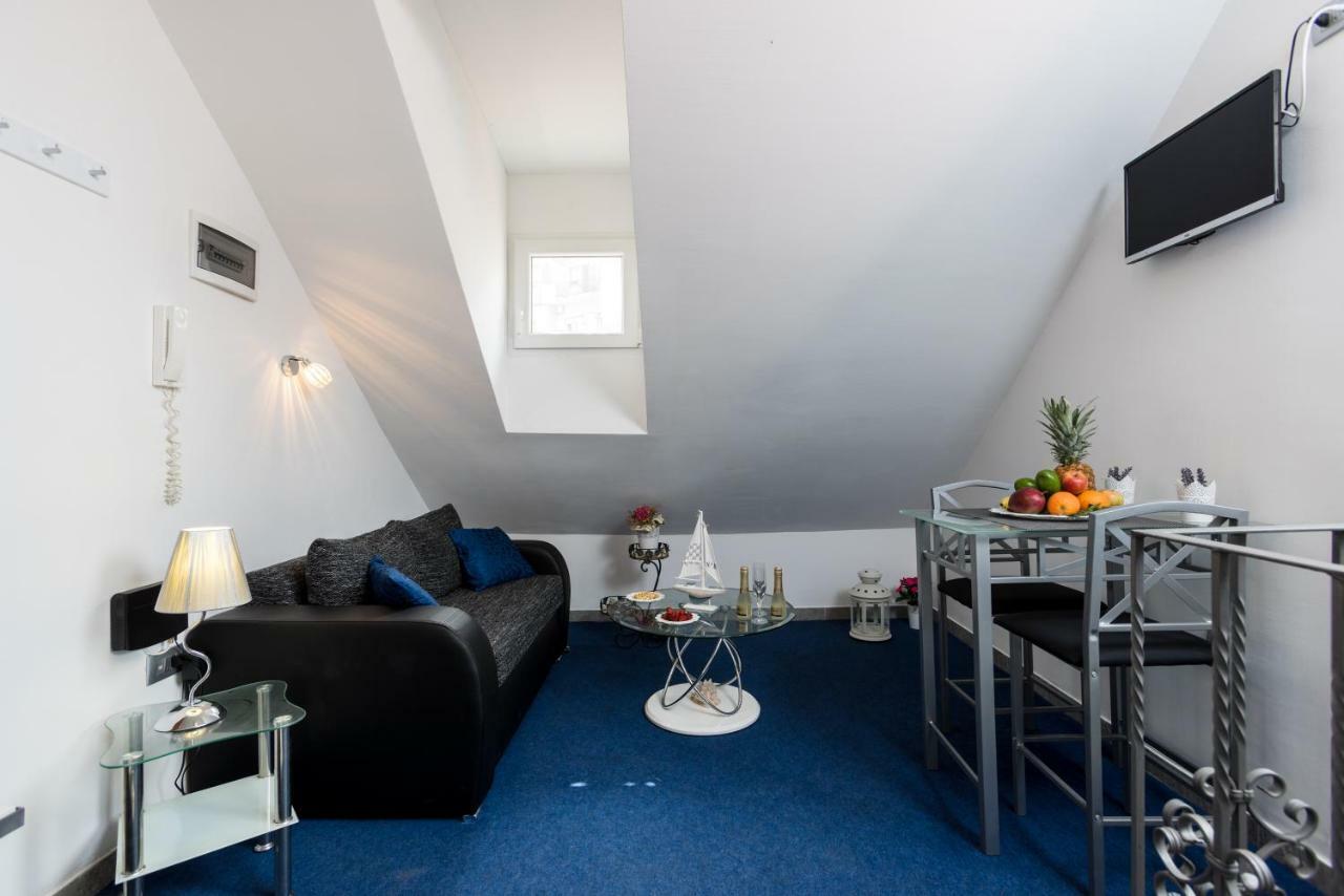Nona Lena Studio Apartment Сплит Екстериор снимка